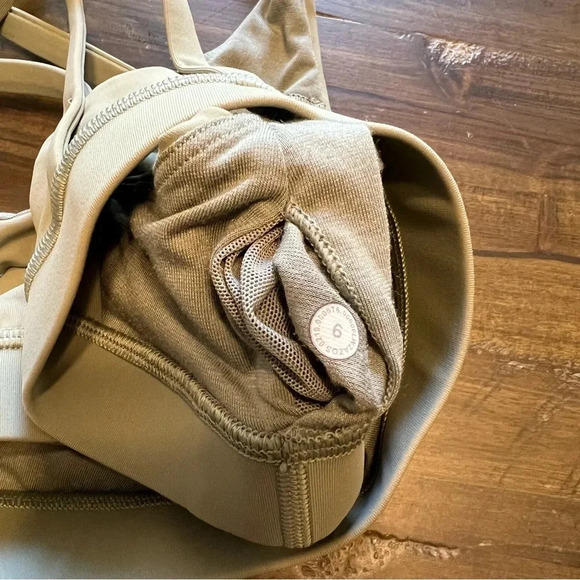 Lululemon Energy Bra - Picture 3 of 3